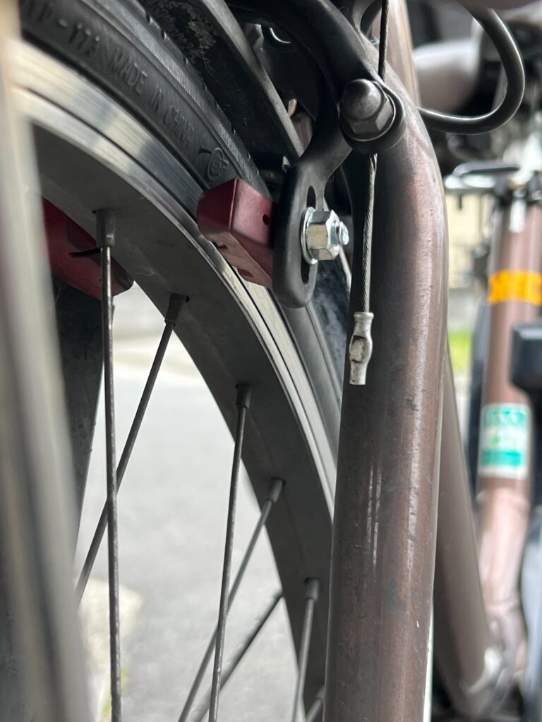 新品へ交換し位置を調整した自転車のブレーキシュー